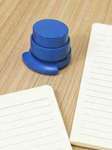 1 pezzo Cucitrice senza punti metallici, Fermaglio di rilegatura manuale, Materiale in plastica di alta qualità, Adatto per uso domestico e ufficio (colore casuale), Stagione di Back to School, Regali per la Festa della Mamma/Accessori per scrivania/Ufficio/Regali per la Festa dell'Insegnante/Forniture scolastiche - A - Visualizzare 3