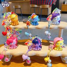 MY LITTLE PONY 1个3D立体钥匙扣，可爱卡通包包挂饰，带珠子和爱心装饰，适合女孩的精美节日礼物，卡通汽车钥匙扣，吊坠饰品，书包挂饰，精致小礼物，是节日、聚会、日常娱乐和返校季送给朋友、同学、家人和同事的完美礼物。 - 彩色 - 查看 7