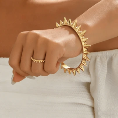 2pcs Vintage Edgy Fashion Spike Design Bracelet & Ring Set, Suitable For Women's Daily And Party Wear