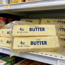 软绵绵的黄油棒——柔软湿润的感官玩具，有助于缓解压力和焦虑。非常适合青少年和成人进行挤压、拉伸和冥想练习。可作为礼物送给朋友、办公室恶作剧或派对小礼物，适合所有年龄段。 - 奶油捏捏樂 - 查看 1