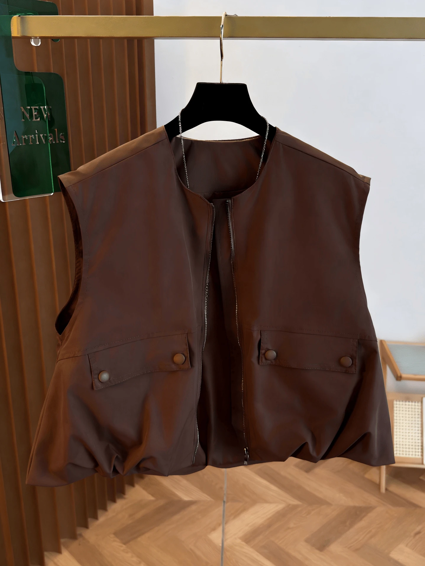 Áo vest siêu ngắn không tay dành cho nữ, màu trơn tươi mát mùa thu, vạt áo phồng, cổ tròn có khóa kéo, thời trang và đa năng, ôm sát cơ thể mùa hè.