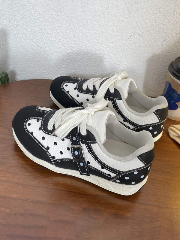 Zapatillas casuales para mujer, zapatos con cuña, negro, ligeros y duraderos, transpirables, con estampado de estrella, estilo europeo y americano, puntera redonda minimalista, antideslizantes, con aumento de altura, casuales, para caminar, viajes, vacaciones, zapatos planos, negros, adecuados para todas las estaciones, zapatos casuales con cordones atléticos