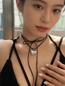 1件欧美跨境珠宝，夸张项链配饰，独特天鹅绒蝴蝶结心形吊坠项链 - 彩色 - 查看 2