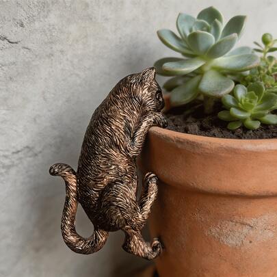 Hanging Cat Statue Planter Pot Hanger, Whimsical Garden Decor, Cute Outdoor Yard Art, Playful Patio Accent, Charming Home Ornament, Perfect For Flower Pots, Balconies, Windows, And Cozy Cottage Garden Aesthetics