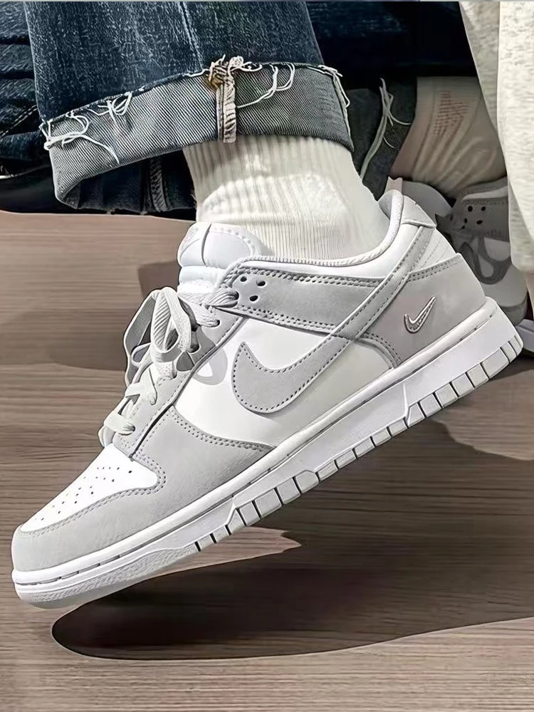 Nike Dunk 舒適柔軟 低筒 板鞋 女款 米灰色 - 灰白色 - 查看 1