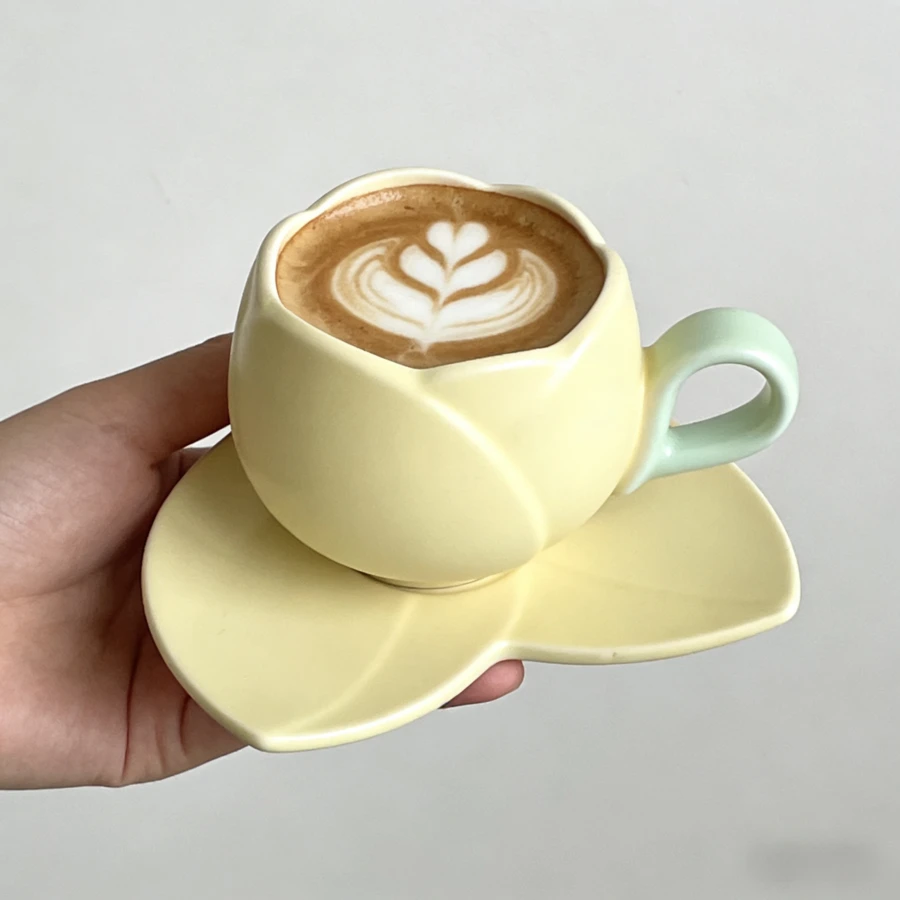 1 Juego de taza y platillo de café de cerámica con patrón de tulipán hecho a mano, fabricado en material cerámico. Juego de taza y platillo de cerámica retro, caja de regalo para el té de la tarde, vajilla para el té de la tarde. Un juego de taza y platillo de café para celebrar. - Multicolor - Ver 1