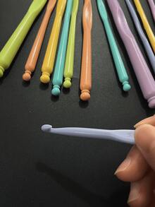 12pcs Macaron Color Plastic Crochet Hook Set, 2.0-10.0mm Colorful Plastic Crochet Hooks, Durable And Non-Deformable, Suitable For DIY Knitting, Crocheting, Doll Crafts - Crochet Hook - View 1