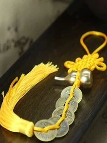 1个风水招财葫芦吊坠（金属葫芦内含5枚铜钱），寓意吉祥，带来健康、成功、平安和财富，适用于汽车、家具、包包、家居、办公室等多种场合。 - 中國風 - 查看 12