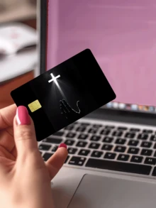 1pc Luminous Cross Credit Card Sticker, Protective Card Skin Cover, Party Birthday Gift, PVC Material Anti-Fingerprint Durable Anti-Scratch, Suitable For Men And Women, Couples, Small Chip Card, Bank Card, Credit Card, Transportation Card, Room Card, Student ID Card DIY, Privacy Protection - Type a - View 4
