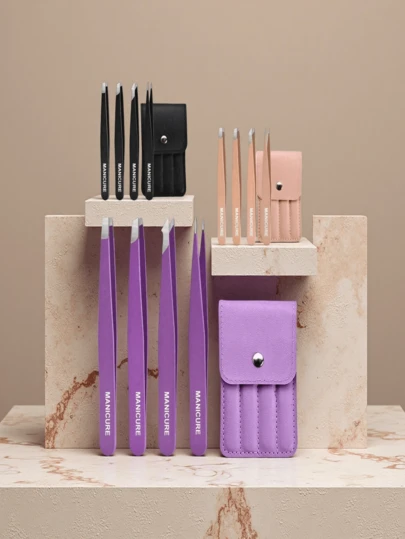 Bộ 4 nhíp thép không gỉ nhiều màu sắc, dụng cụ tỉa lông mày và lông mày cầm tay độ chính xác cao, dụng cụ trang điểm làm đẹp, bao gồm các màu tím, hồng và đen (1 cái/bộ 4 cái). Do các lô sản xuất khác nhau, vị trí của miếng đệm bảo vệ trong túi đóng gói có thể ngẫu nhiên, nhưng không ảnh hưởng đến việc sử dụng. Giá cả phải chăng, thích hợp làm quà tặng Giáng sinh, dụng cụ mỹ phẩm và trang điểm. (Màu ngẫu nhiên)