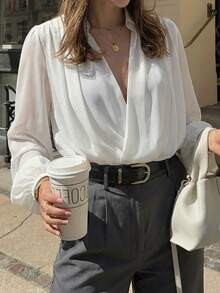 Áo kiểu voan trắng thanh lịch cổ chữ V chéo với cổ áo và tay phồng chun, thích hợp cho các hoạt động thường ngày, mẫu mới Xuân/Hè 2026. - trắng - Xem 5