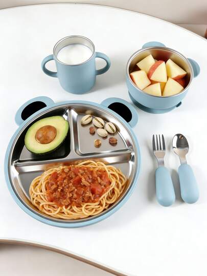 Bộ đồ ăn dặm cho bé 5 món cá nhân hóa – Đĩa 3 ngăn bằng thép không gỉ khắc chữ kèm vỏ bọc silicon, cốc, bát và dụng cụ ăn uống có tay cầm silicon đồng bộ.