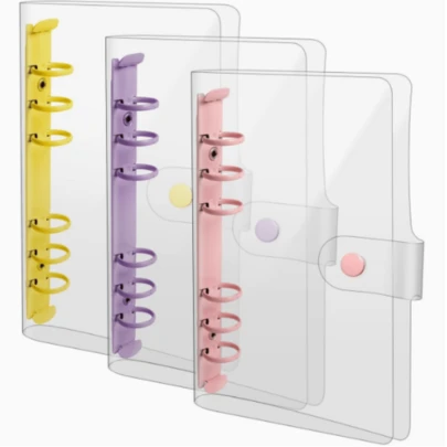 1/4 bìa đựng hồ sơ 6 vòng bằng nhựa PVC mềm trong suốt khổ A6, có thể đựng giấy lập kế hoạch, bìa, túi bảo vệ, có khóa bấm, thích hợp cho các cuộc họp, du lịch, văn phòng, kích thước A6, có màu hồng, tím, vàng.