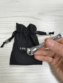 Lancôme 眼部按摩滾輪 金屬冷感滾輪 消除眼部浮腫 緊緻眼周 抗老美容工具 適用於臉部、頸部與眼部護理 - 黑色 - 查看 7