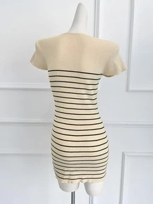 Đầm dệt kim kẻ sọc kaki, cổ vuông, tay ngắn, dáng ôm ngắn. - Nhiều màu - Xem 4