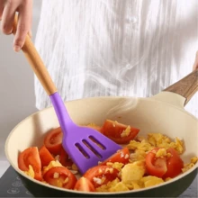 12件套多功能木柄硅胶厨具套装，包括汤勺、铲子、烘焙用具、刮刀、意面夹，带收纳桶 - 彩色 - 查看 2