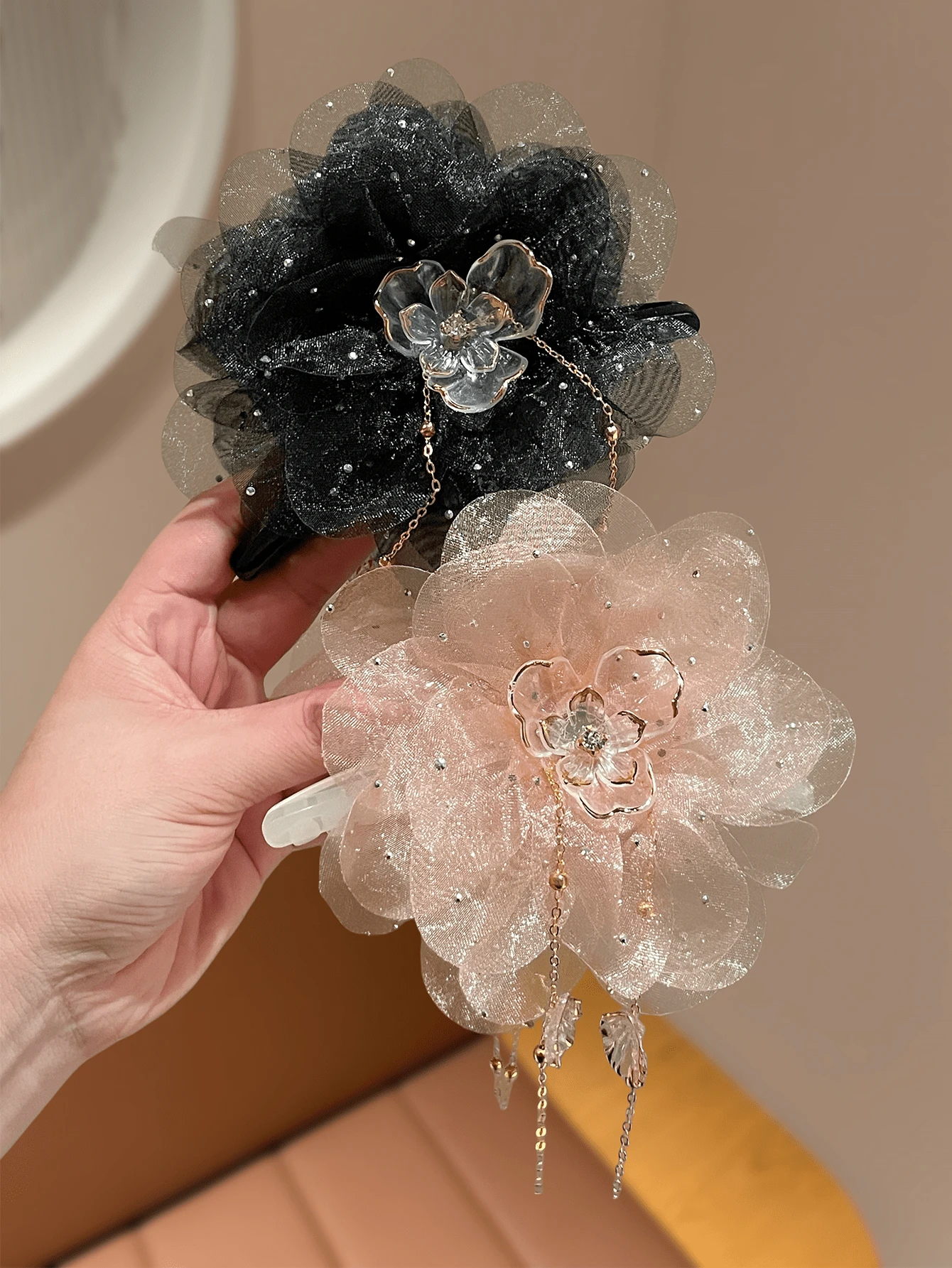 1件女士新款金色枝条、玉叶、链条、贝壳、流苏、抓夹、莲花、牡丹、发爪，优雅气质，夏季发型配饰沙滩抓夹度假发夹