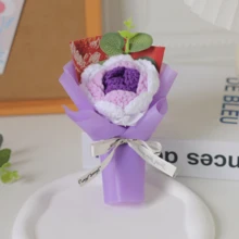 一套人造针织花束，适合作为生日或周年纪念礼物送给老师、母亲、朋友，也适合母亲节、情人节、婚礼纪念品、节日派对、家居装饰和圣诞礼物，可用于家居、书桌、卧室和浴室装饰。 - 彩色 - 查看 7
