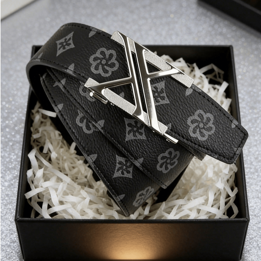 1条男士商务皮带，字母合金自动扣皮带，高品质PU印花皮带，长度120厘米，可自由裁剪，适合搭配西裤和短裤，是送给男友和父亲节礼物的首选。