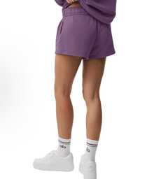 Alo Yoga Accolade Sweat Short | Premium French Terry Loungewear | Luxury Soft-Touch High-Waist Athletic Short | Versatile Unisex Studio-To-Street Essentials | Iconic Chrome Logo Relaxed Fit Apparel - Màu Lilac Tím - Xem 2