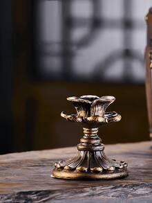 1/3件套法式复古烛台，加厚底座设计，采用无铅玻璃和树脂材质，风格涵盖波西米亚风、极简主义和农舍风，可与法式、复古风、中世纪现代风、轻奢风等多种家居装饰风格完美搭配。可放置于客厅、餐厅、玄关或卧室，是乔迁、结婚、周年纪念和母亲节的理想礼物。 - 多款式 - 查看 12