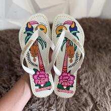 Havaianas Farm Tropical Vibes Slim Flip-Flops/Sandals On - Toucan - View 2