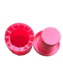 1个便携式硅胶制冰器，大小冰块均可使用，适合夏季使用，易于清洁和操作，简约桶式设计带盖，可重复使用冰格，适用于家庭、酒吧、俱乐部和户外夏季饮品，是制作鸡尾酒和水果的理想选择，厨房配件，糖果硅胶模具，圣诞节/万圣节/返校季礼物（任意颜色和款式） - 彩色 - 查看 17