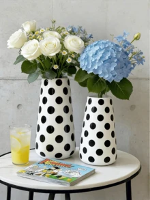 1pc New Black Polka Dot Ceramic Vase, New Chinese Style Decor, Living Room Flower Vase, Foyer Decoration, Retro Peony Vase, Oriental Black And White Porcelain Aesthetics Home Decor Glass Vase - Dots - View 9