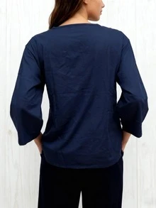 Blusa de tejido con cuello en pico y detalles de botones, corte relajado para primavera - Gris - Ver 2