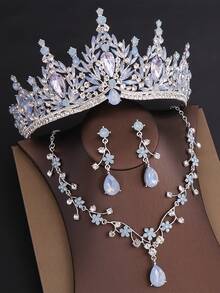 This Luxurious And Elegant 4-Piece Baroque Crown Necklace And Earring Set Features A Classic Crystal Design. Perfect For Brides, Bridesmaids, And Weddings, It's Also Suitable For Banquets, Parties, And Other Occasions. Ideal For Weddings, Banquets, Evening Gowns, Or As A Celebratory Gift. - 淺藍色 - 查看 1