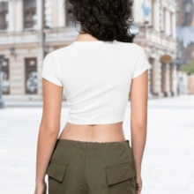 The Bichota Karol  , Tropicoqueta, Papasito, Baby. Tropicoqueta White Crop Top, Gift, Latina Foreva - 白色 - 查看 3