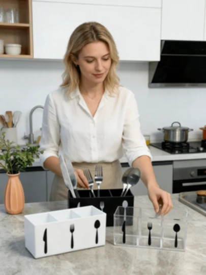 1个三格餐具收纳架，塑料/亚克力材质，刀叉勺图案，黑/白/透明可选，完美收纳刀、叉、勺、筷子，适用于厨房台面、餐桌、咖啡馆、餐厅、派对等场合，是理想的乔迁礼物和厨房配件。