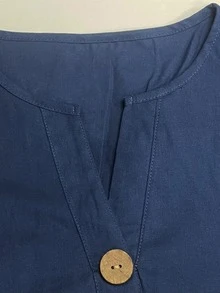 Blusa de tejido con cuello en pico y detalles de botones, corte relajado para primavera - Gris - Ver 4
