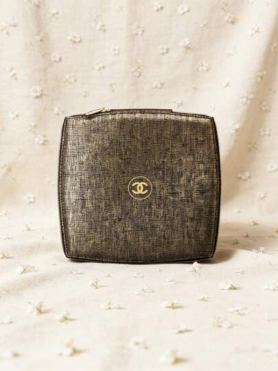 CHANEL 新款高端化妆包，珠宝收纳盒/化妆品盒，时尚收纳盒，尺寸：18*18*4厘米