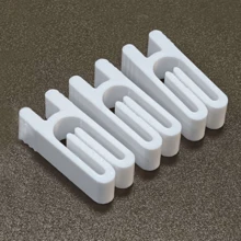 这款小巧的零食密封夹方便密封茶叶、枸杞和各种谷物，再也不用担心零食吃完后受潮。一个夹子就能锁住新鲜，防潮防漏，厨房、办公室和旅行必备，防止食物泄漏，保持厨房清洁整齐。 - 多色 - 查看 3