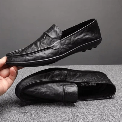 1 đôi giày lười da mềm dáng rộng, đế mềm, kiểu dáng retro, thoáng khí, thích hợp cho nam giới trẻ tuổi, dùng khi lái xe/đi làm/kinh doanh.