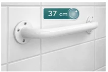 Esta barra de apoyo de está fabricada en acero inoxidable y presenta un diseño sencillo y funcional. Su superficie lisa y acabado brillante la hacen ideal para baño, aseo, zona de ducha, pasillo y otros espacios del hogar. El material metálico es resistente, duradero y de fácil limpieza para el uso diario. Su estructura de montaje en pared ofrece una sujeción cómoda y práctica como apoyo cotidiano. Incluye tornillos y accesorios de instalación para una colocación más conveniente. - A - Ver 5