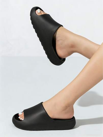 Dép mùa hè mềm mại, chống trơn trượt, nhanh khô, dép đi trong nhà/ngoài trời unisex, thiết kế liền khối, đế dày mềm mại, dép đa năng dùng được cả đi biển và nhà vệ sinh.