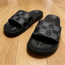 Dép nam, dép lê nam kiểu dáng giản dị, thoải mái và năng động, dép đế bằng EVA mềm mại chống trơn trượt, thích hợp cho cả trong nhà và ngoài trời, dép nam siêu thoải mái, bền bỉ, chống trơn trượt, rất phù hợp để mang hàng ngày. - màu đen - Xem 4