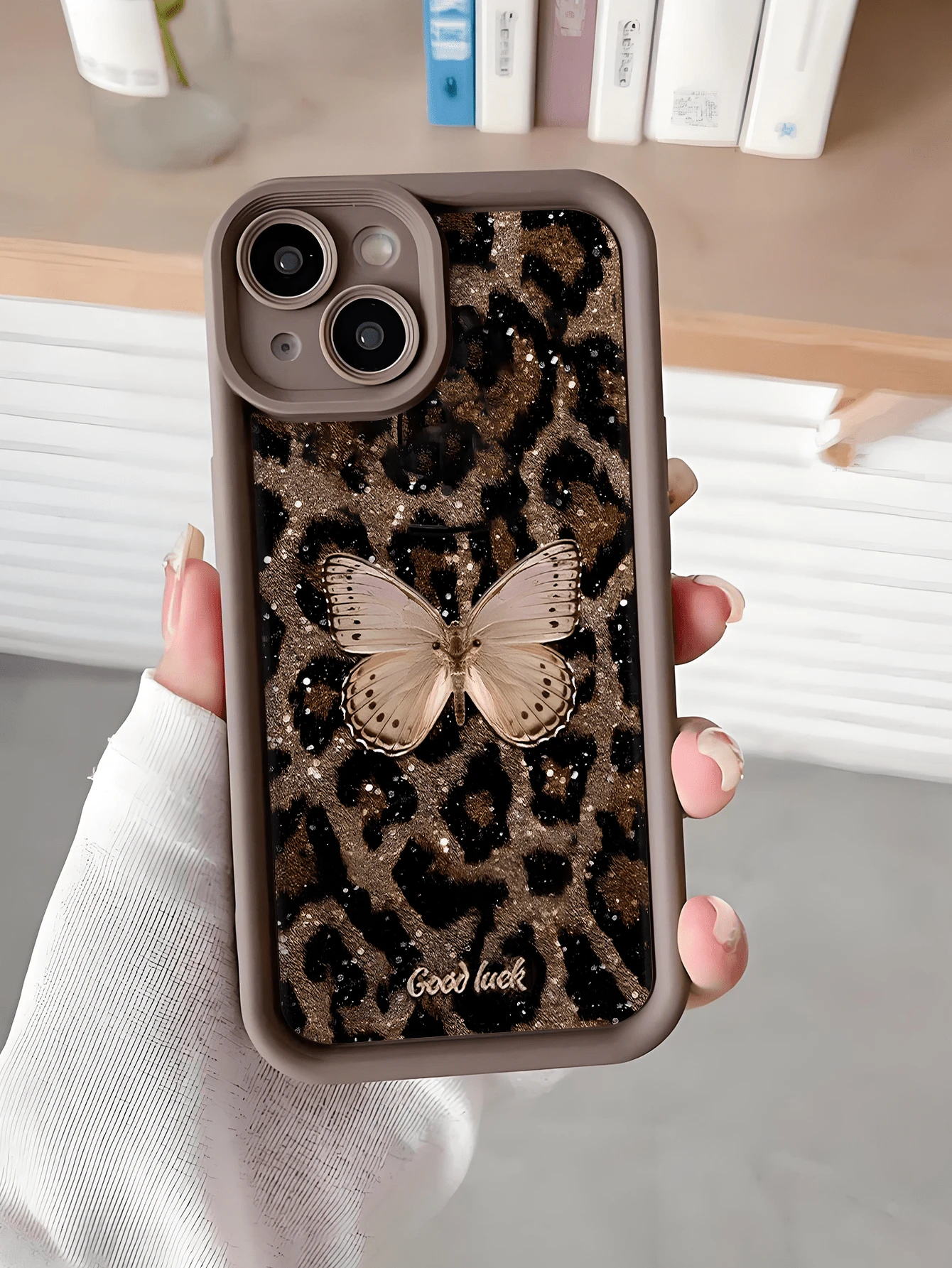 亮片钻石豹纹蝴蝶图案手机壳，时尚防震TPU保护套，兼容 17/17 Pro/17 Pro Max/16/11/13/15/15 Plus/15 Pro/15 Pro Max/12/14 Pro Max/11 Pro Max/12 Pro/12 Pro Max/13 Pro/13 Pro Max/14 Pro/14 Plus，Galaxy A56 5G/A06/A05/A05S/S25/S24/S23/S22 - 棕色 - 查看 1