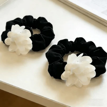 Bộ 2 chiếc dây buộc tóc hoa trà trắng 3D lưới mới mùa xuân/hè, kiểu dáng tối giản thanh lịch, dùng để búi tóc cao, giữ tóc đuôi ngựa, đa năng cho sử dụng hàng ngày, hẹn hò, du lịch, chụp ảnh, nhẹ nhàng cho tóc.