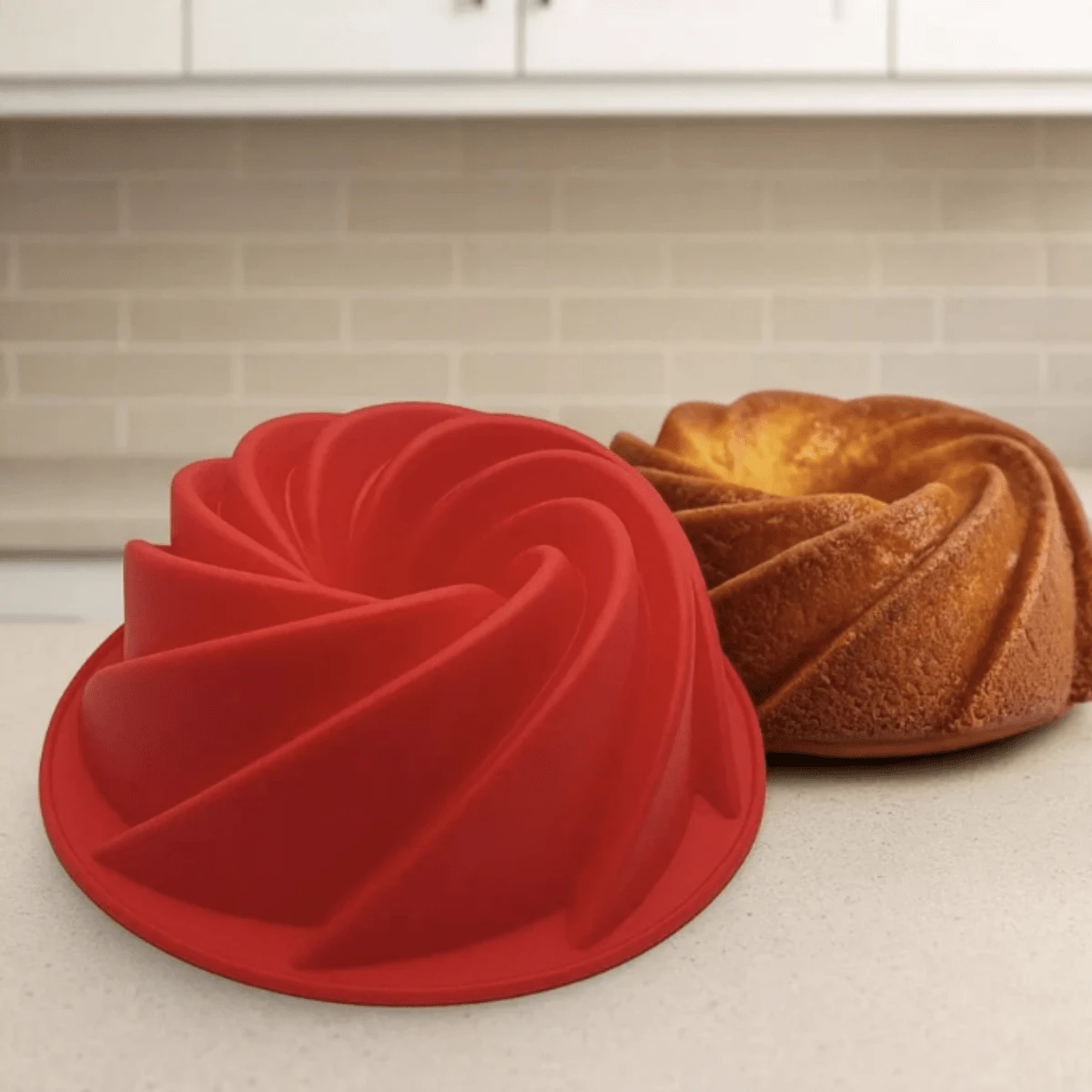 Forma para Bolo Confeitaria de Silicone Espiral 16cm C50 RT - Vermelho - Visão 1