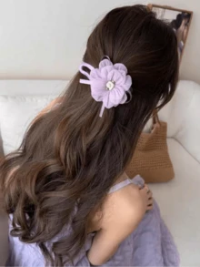 薰衣草色雪纺花朵发夹，柔美气息一体式发夹，春夏鸭嘴夹，轻盈灵动，提升柔美优雅气质，修饰发型，适合约会、下午茶、拍照、通勤等场合。 - 淡紫色 - 查看 3