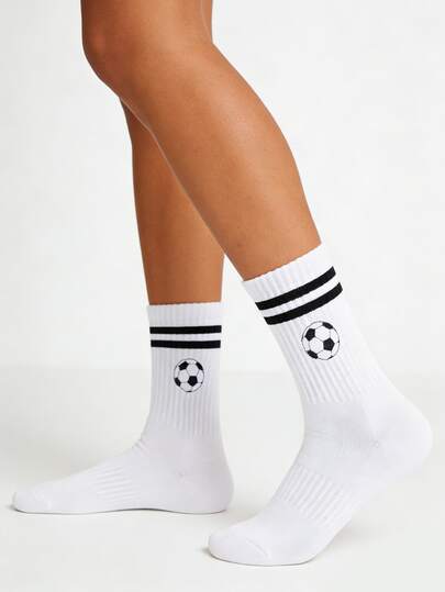 Vớ cổ ngắn thể thao kẻ sọc và họa tiết bóng đá, thích hợp cho kỳ nghỉ và hoạt động thể thao.