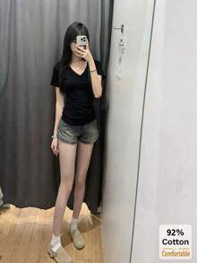 Áo thun cổ chữ V tay ngắn, áo lót nữ màu trơn dáng ôm đa năng, màu đen, thích hợp mặc mùa hè. - màu đen - Xem 4