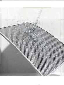 猫砂垫，双层设计，防水防尿。双层蜂窝状结构有助于收集猫砂。只需提起垫子，所有猫砂就会掉落，然后倒回猫砂盆即可回收利用。 - 米色 - 查看 8