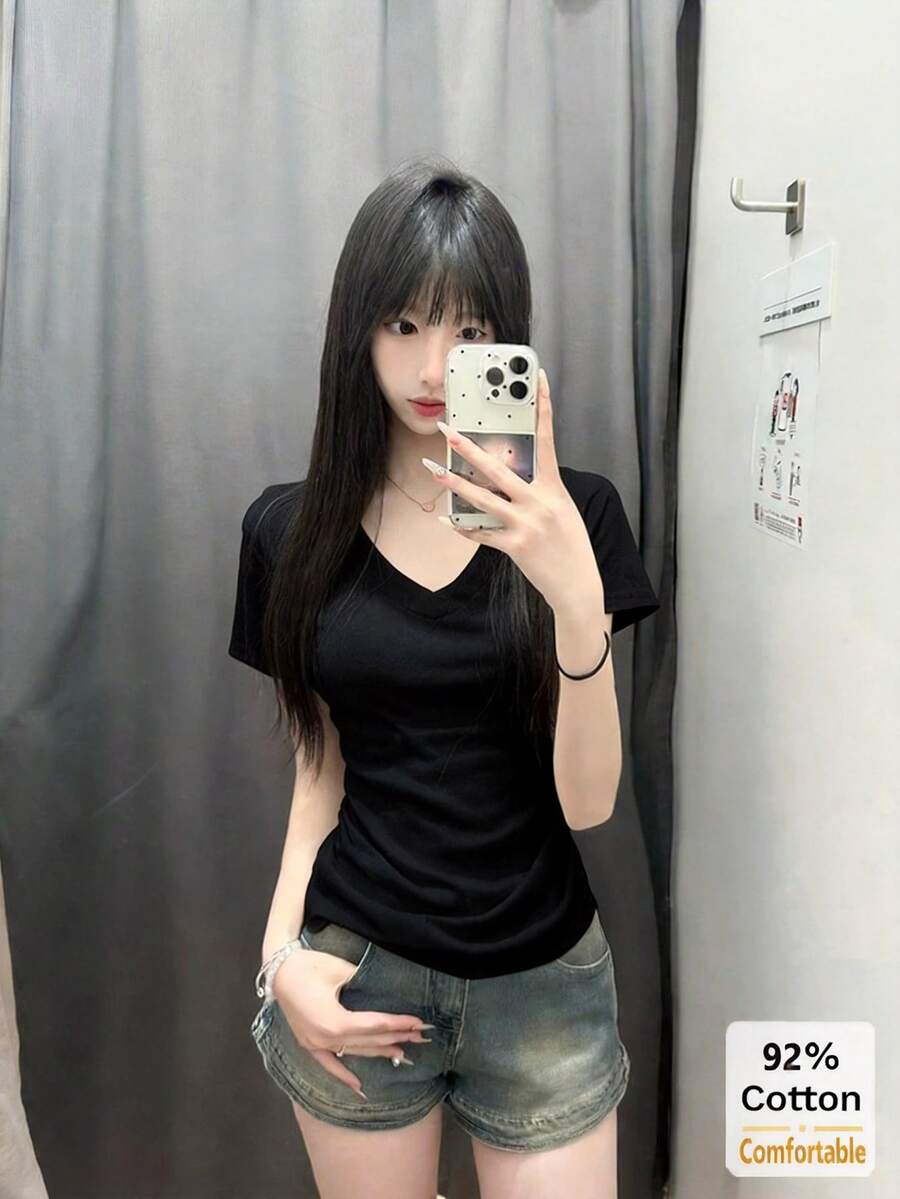 Áo thun cổ chữ V tay ngắn, áo lót nữ màu trơn dáng ôm đa năng, màu đen, thích hợp mặc mùa hè. - màu đen - Xem 1