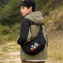 【男士单肩包】BINGO元素饺子包，学院风百搭通勤包/大容量休闲单肩包 - 彩色 - 查看 7