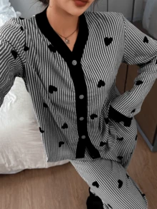 優雅女款睡衣套裝－愛心圖案V領長袖上衣與長褲，輕盈居家睡衣，情人節禮物 - 黑色 - 查看 6