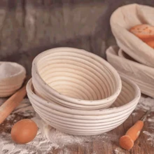 1 pezzo Cestino di lievitazione per pane rotondo in rattan da 13 cm con fodera, cestino per impasto di pane acido, utensile da cucina multifunzionale, cestino per modellare il pane fatto a mano, in materiale di rattan naturale, perfetto per la panificazione con lievito e pasta acida - Strumento essenziale per la panificazione artigianale per uso domestico e professionale, lievitazione del pane, produzione di pane fatto in casa, cestino per la lievitazione del pane, accessori per la panificazione, utensile per pane fatto a mano, adatto per tutti i 12 mesi - Bianco - Visualizzare 4